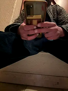 Snapshot of maroo544 chatting on 12-14-25, 10:36 maroo544 online show from 12-14-25, 10:36