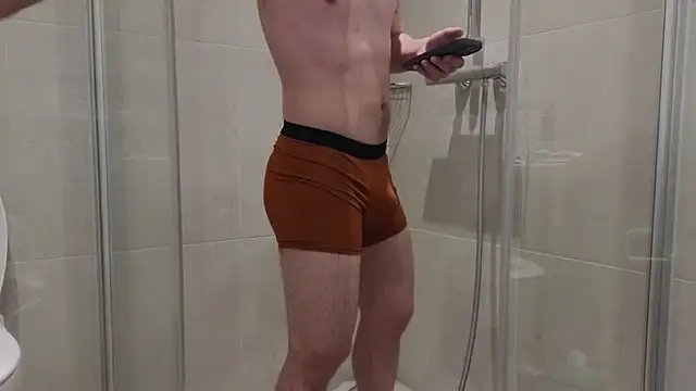 Snapshot of curlyboyy_ chatting on 10-26-25, 10:04 curlyboyy online show from 10-26-25, 10:04