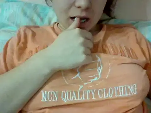 Snapshot of MikaKors chatting on 01-17-25, 04:47 MikaKors online show from 01-17-25, 04:47