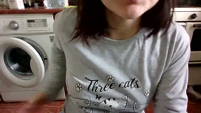 Snapshot of MikaKors chatting on 02-15-25, 07:38 MikaKors online show from 02-15-25, 07:38