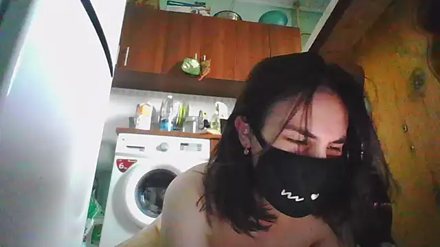 Snapshot of MikaKors chatting on 03-15-25, 12:13 MikaKors online show from 03-15-25, 12:13