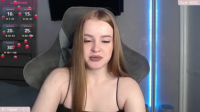 Snapshot of YourBitsy chatting on 02-23-26, 04:32 YourBitsy online show from 02-23-26, 04:32