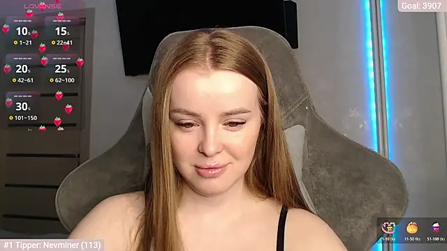 Snapshot of YourBitsy chatting on 03-12-26, 04:18 YourBitsy online show from 03-12-26, 04:18