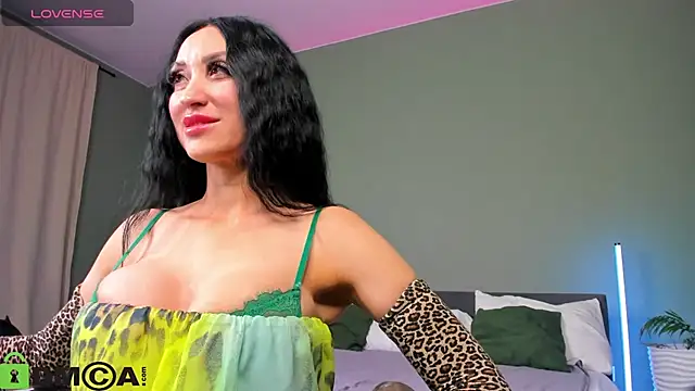 Margaret Clark  online show from 02-26-25, 01:19