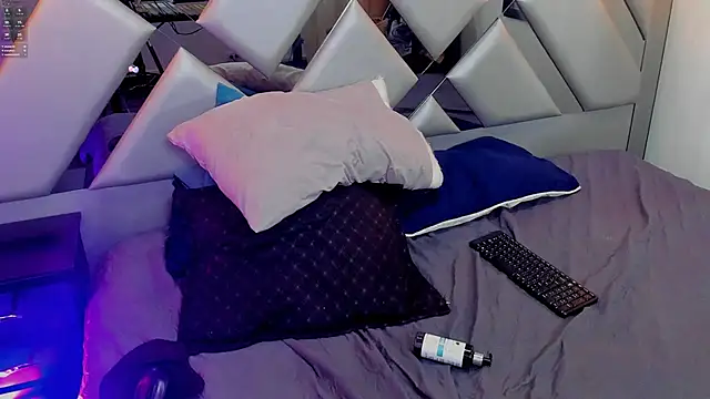 Snapshot of Nahomi-Hill chatting on 03-16-25, 01:38 Nahomi-Hill online show from 03-16-25, 01:38