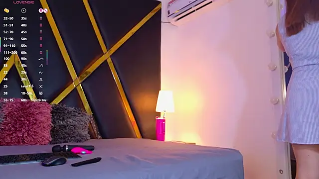 Adel Nesbiit online show from 09-10-25, 07:25