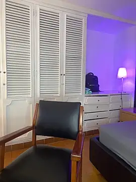 Adel Nesbiit online show from 04-29-26, 07:53