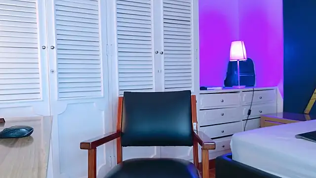 Adel Nesbiit online show from 05-19-26, 07:53
