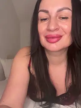 Snapshot of Helena7077 chatting on 02-18-26, 11:44 Helena7077 online show from 02-18-26, 11:44