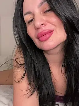 Snapshot of Helena7077 chatting on 02-20-26, 04:53 Helena7077 online show from 02-20-26, 04:53