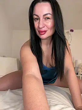 Snapshot of Helena7077 chatting on 02-28-26, 02:40 Helena7077 online show from 02-28-26, 02:40