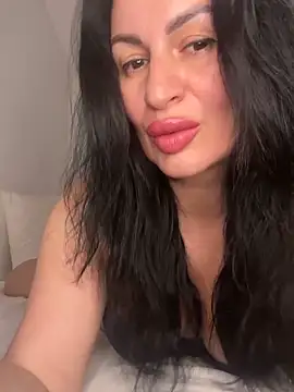 Snapshot of Helena7077 chatting on 05-17-26, 10:17 Helena7077 online show from 05-17-26, 10:17