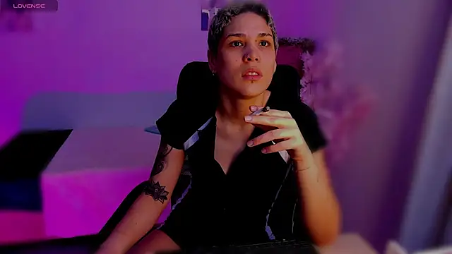 Charlee pink online show from 11-12-25, 08:52