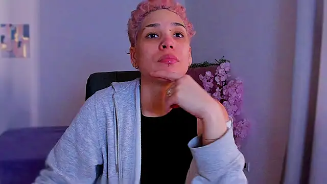 Charlee pink online show from 12-14-25, 06:56