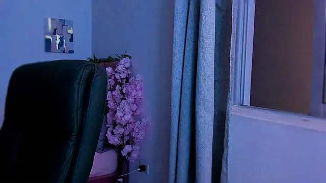 Charlee pink online show from 12-15-25, 07:01