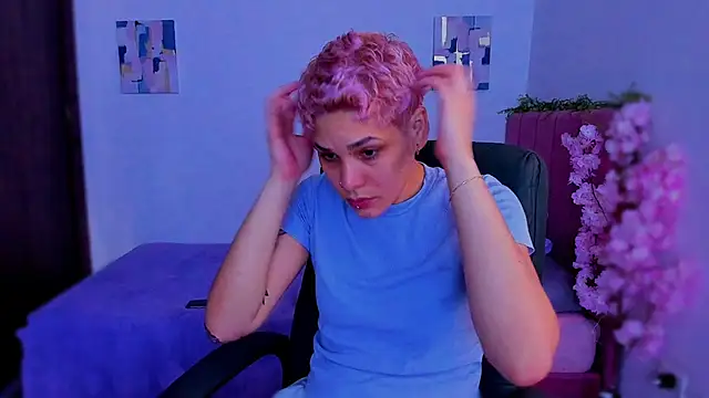 Charlee pink online show from 12-15-25, 07:51