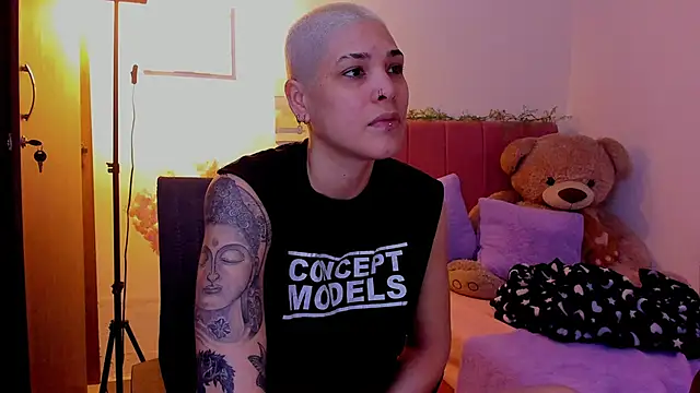 Charlee pink online show from 03-24-26, 07:30