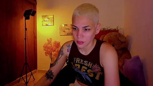 Charlee pink online show from 04-21-26, 07:25