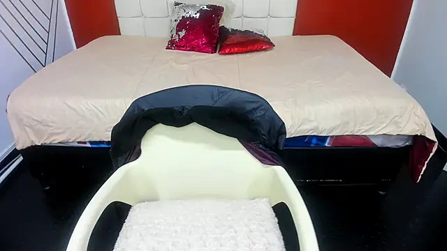 Snapshot of Abrillee1 chatting on 02-18-25, 07:41 Abrillee1 online show from 02-18-25, 07:41