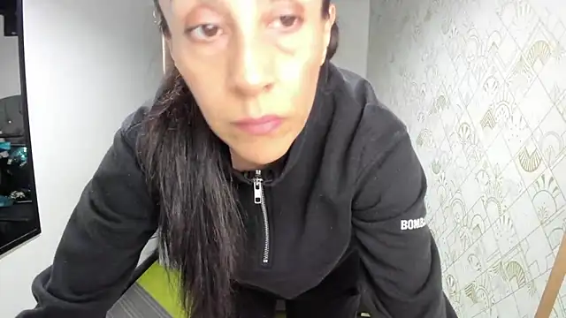 Snapshot of Abrillee1 chatting on 03-14-25, 05:57 Abrillee1 online show from 03-14-25, 05:57