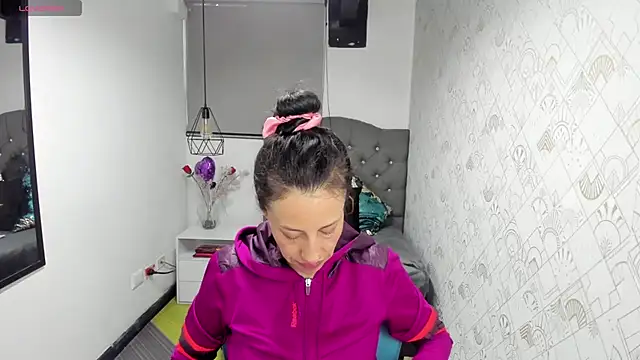 Snapshot of Abrillee1 chatting on 03-21-25, 11:44 Abrillee1 online show from 03-21-25, 11:44