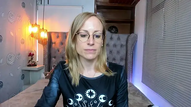 Snapshot of SammySanders chatting on 01-03-25, 08:11 SammySanders online show from 01-03-25, 08:11