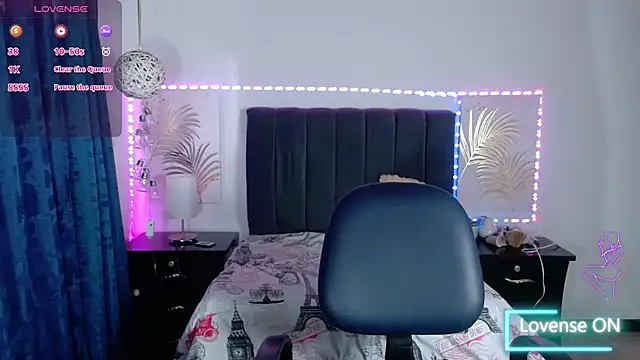 Snapshot of Julietacollins06 chatting on 02-01-25, 02:34 Julietacollins06 online show from 02-01-25, 02:34