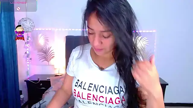 Snapshot of Julietacollins06 chatting on 02-25-25, 01:28 Julietacollins06 online show from 02-25-25, 01:28