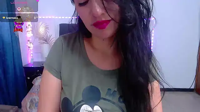 Snapshot of Julietacollins06 chatting on 03-18-25, 01:20 Julietacollins06 online show from 03-18-25, 01:20