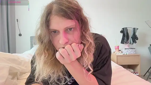 Alice Pinkhead online show from 11-14-25, 06:23