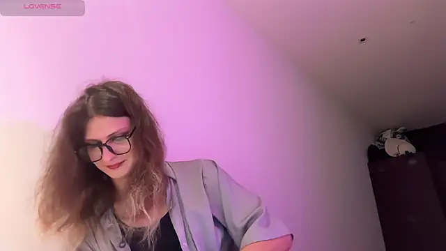 Alice Pinkhead online show from 06-18-26, 04:02