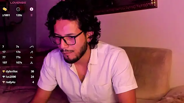 Snapshot of Nicholasrodrii chatting on 01-28-25, 11:28 Nicholasrodrii online show from 01-28-25, 11:28