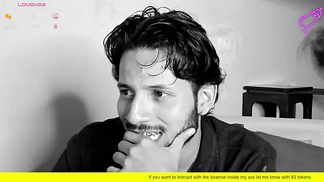 Snapshot of Nicholasrodrii chatting on 02-14-25, 11:20 Nicholasrodrii online show from 02-14-25, 11:20