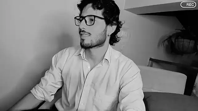 Snapshot of Nicholasrodrii chatting on 03-20-25, 10:51 Nicholasrodrii online show from 03-20-25, 10:51