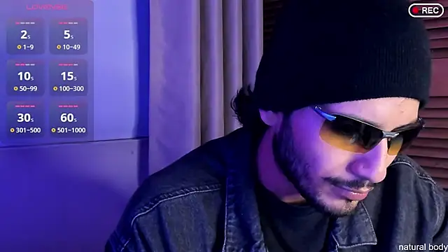 Snapshot of Nicholasrodrii chatting on 10-24-25, 11:56 Nicholasrodrii online show from 10-24-25, 11:56