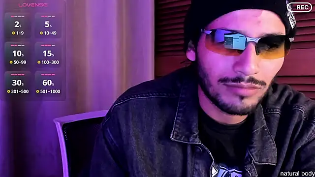 Snapshot of Nicholasrodrii chatting on 10-25-25, 11:21 Nicholasrodrii online show from 10-25-25, 11:21