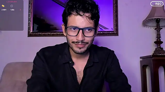 Snapshot of Nicholasrodrii chatting on 12-13-25, 11:43 Nicholasrodrii online show from 12-13-25, 11:43