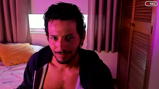 Snapshot of Nicholasrodrii chatting on 12-22-25, 10:18 Nicholasrodrii online show from 12-22-25, 10:18