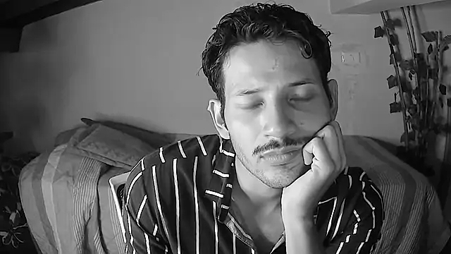 Snapshot of Nicholasrodrii chatting on 06-20-26, 12:14 Nicholasrodrii online show from 06-20-26, 12:14