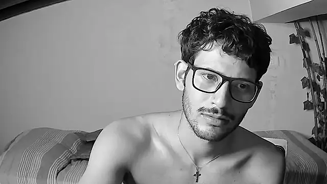Snapshot of Nicholasrodrii chatting on 06-25-26, 05:12 Nicholasrodrii online show from 06-25-26, 05:12