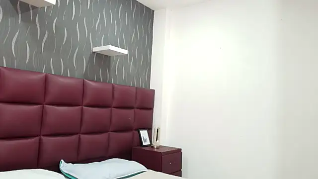 Snapshot of brianaGuzman chatting on 09-20-25, 02:29 brianaGuzman online show from 09-20-25, 02:29