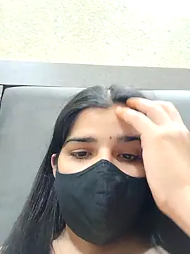 Snapshot of aaliya_bhattt chatting on 03-07-25, 05:49 aaliya bhattt online show from 03-07-25, 05:49