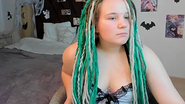 Snapshot of GloriaHylivi chatting on 12-03-24, 06:28 GloriaHylivi online show from 12-03-24, 06:28