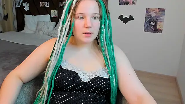 Snapshot of GloriaHylivi chatting on 12-11-24, 05:04 GloriaHylivi online show from 12-11-24, 05:04