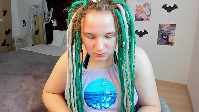 Snapshot of GloriaHylivi chatting on 12-12-24, 03:27 GloriaHylivi online show from 12-12-24, 03:27