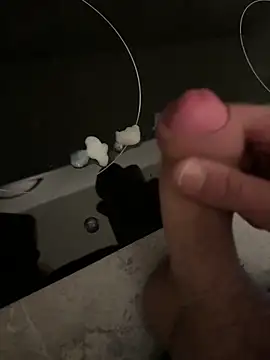 Snapshot of YoungCouple0604 chatting on 10-22-25, 07:46 YoungCouple0604 online show from 10-22-25, 07:46