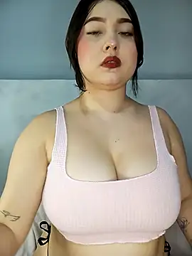 Snapshot of sofialopez1 chatting on 10-22-25, 07:24 sofialopez1 online show from 10-22-25, 07:24