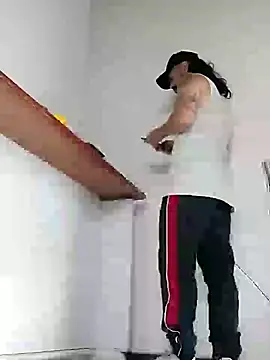 Snapshot of AndresSmith__ chatting on 01-03-25, 04:48 AndresSmith online show from 01-03-25, 04:48