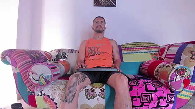 Snapshot of AndresSmith__ chatting on 02-10-25, 01:01 AndresSmith online show from 02-10-25, 01:01