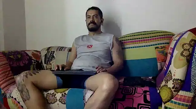 Snapshot of AndresSmith__ chatting on 03-08-25, 09:28 AndresSmith online show from 03-08-25, 09:28